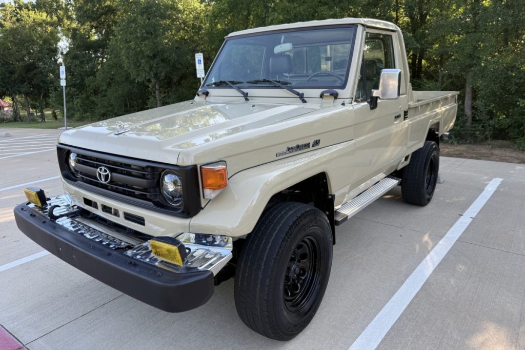 1998 Toyota Land Cruiser FZJ75 Pickup&nbsp;5-Speed