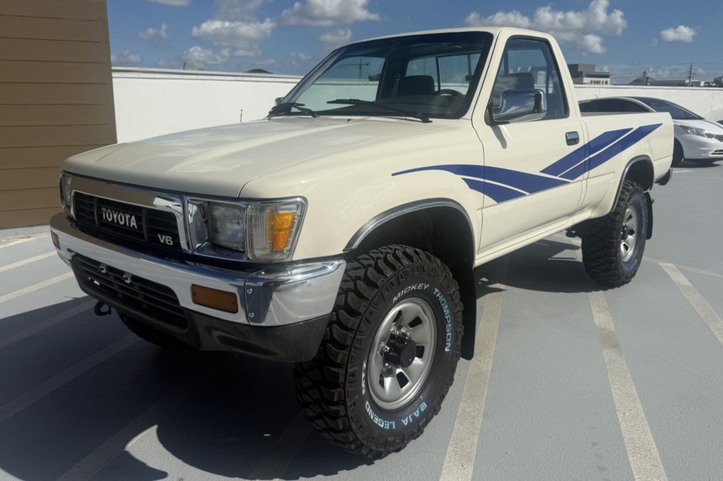1989 Toyota Pickup SR5 V6 4×4 5-Speed at No&nbsp;Reserve
