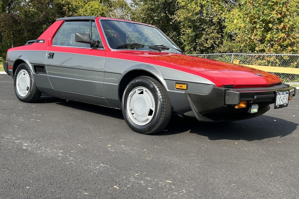 1986 Bertone X1/9 at No&nbsp;Reserve