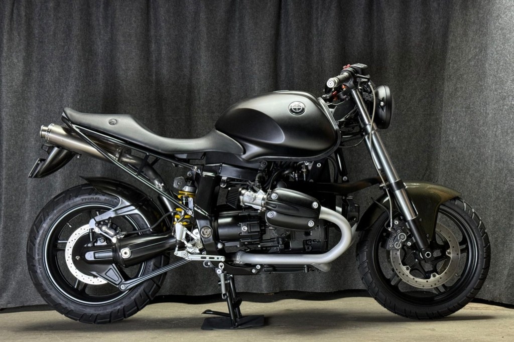 Customized 1999 BMW R1100S at No&nbsp;Reserve