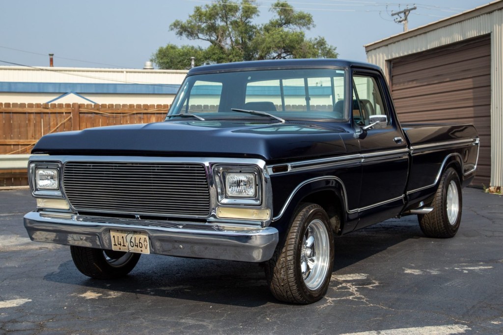 460-Powered 1976 Ford F-150 at No&nbsp;Reserve