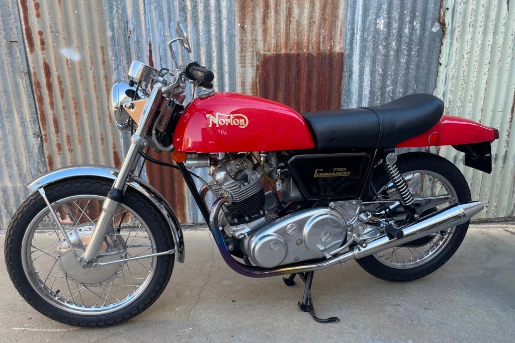 1971 Norton Commando 750 Fastback Long Range at No&nbsp;Reserve