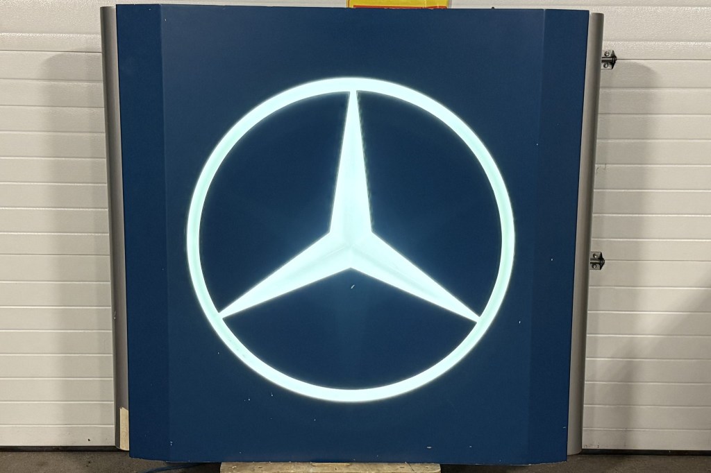 Illuminated Mercedes-Benz Sign at No&nbsp;Reserve