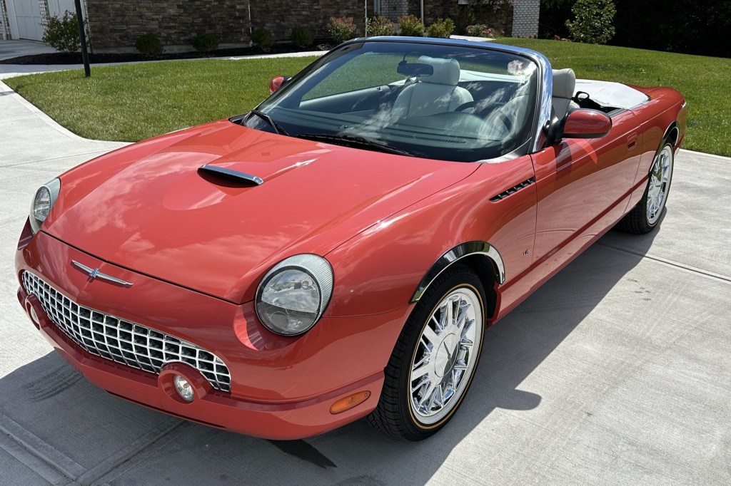 29k-Mile 2003 Ford Thunderbird 007&nbsp;Edition