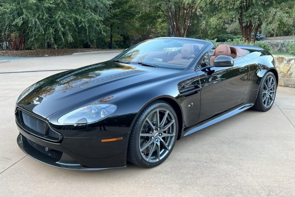 2,600-Mile 2017 Aston Martin V12 Vantage S Roadster&nbsp;7-Speed